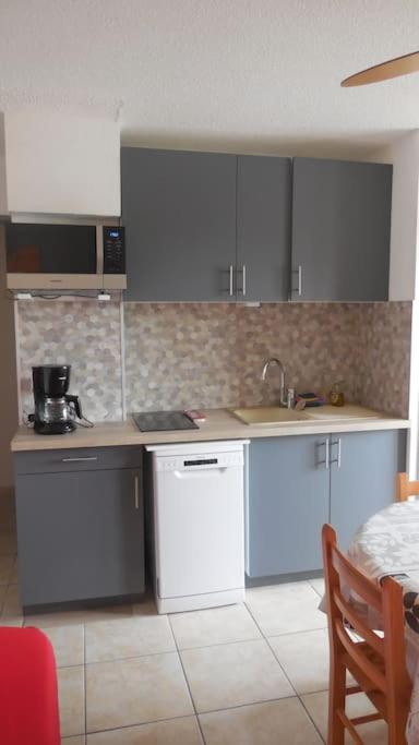 Agréable T3, Bormes Les Mimosas - Appartement 2 Chambres - 6
