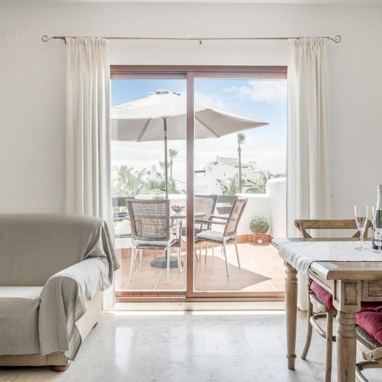 2 bedroom apt close to the sea - Apartment with Garden View - 6