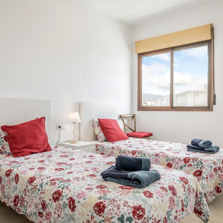 2 bedroom apt close to the sea - Apartment with Garden View - 11