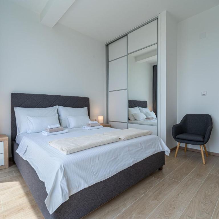 Pool Villa Luxoria Trebesin - Villa with Private Pool - 30