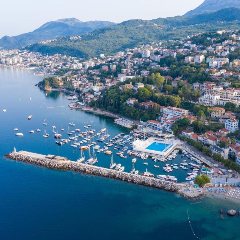 Pool Villa Luxoria Trebesin - Villa with Private Pool - 41