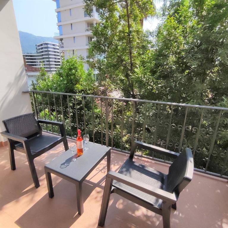 Apartments Mara Lux - Deluks Dvokrevetna Soba sa Bračnim Krevetom i Balkonom - 4