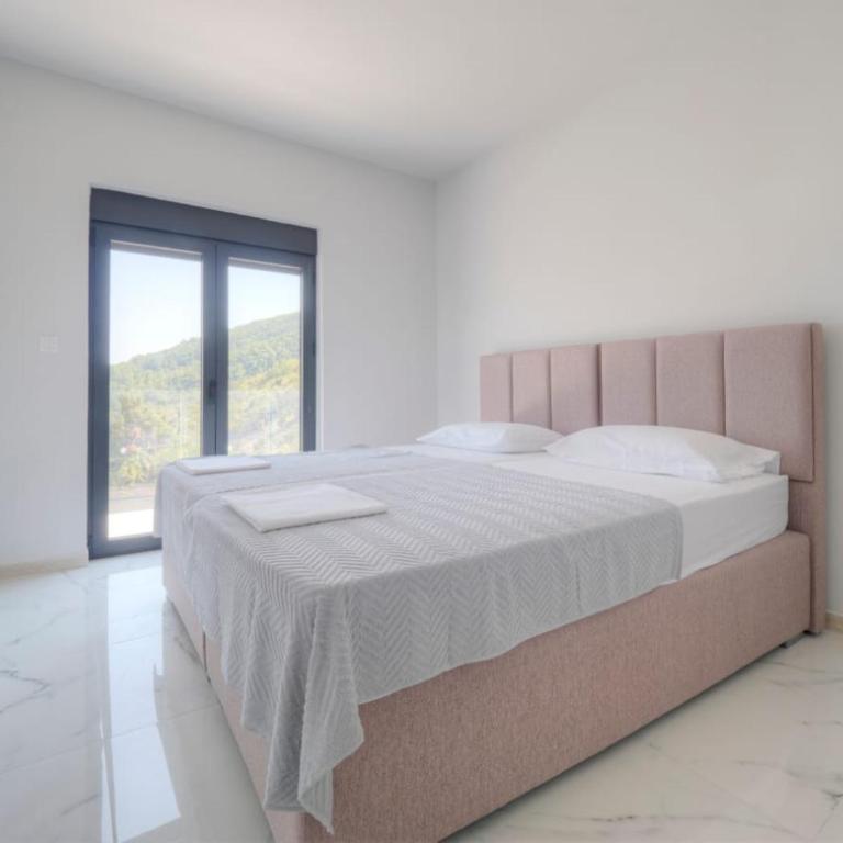 Calma Vista Villas with seasonal pool - Three-Bedroom Villa - 9