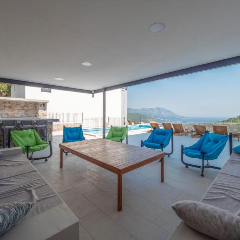 Calma Vista Villas with seasonal pool - Three-Bedroom Villa - 7