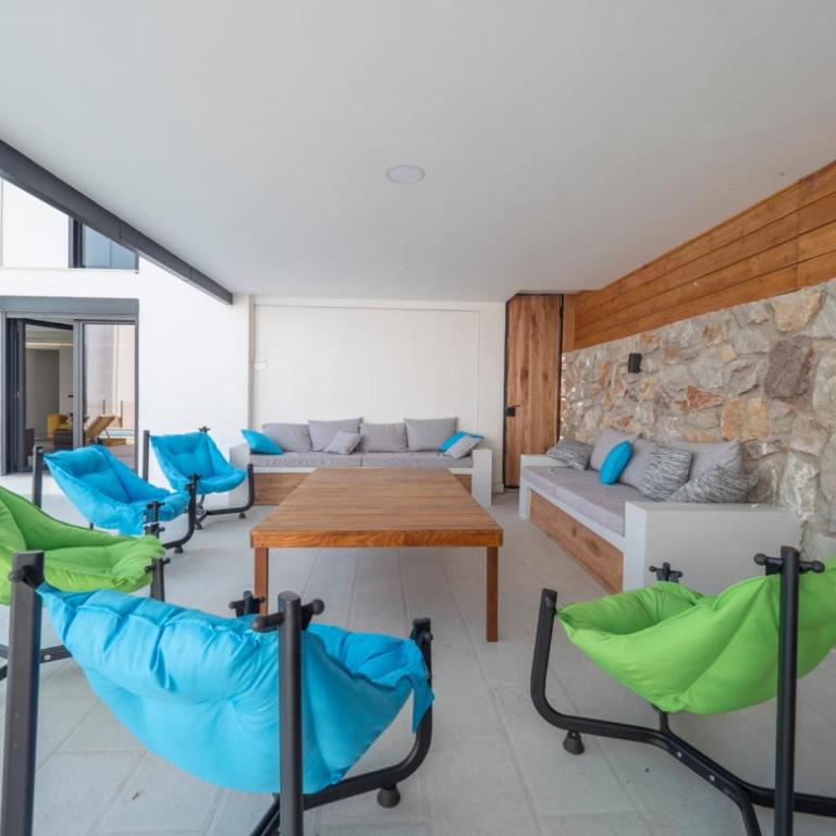 Calma Vista Villas with seasonal pool - Three-Bedroom Villa - 8