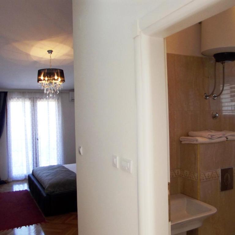 Apartments Miković - Superior Dvokrevetna Soba sa Bračnim Krevetom i Balkonom - 2