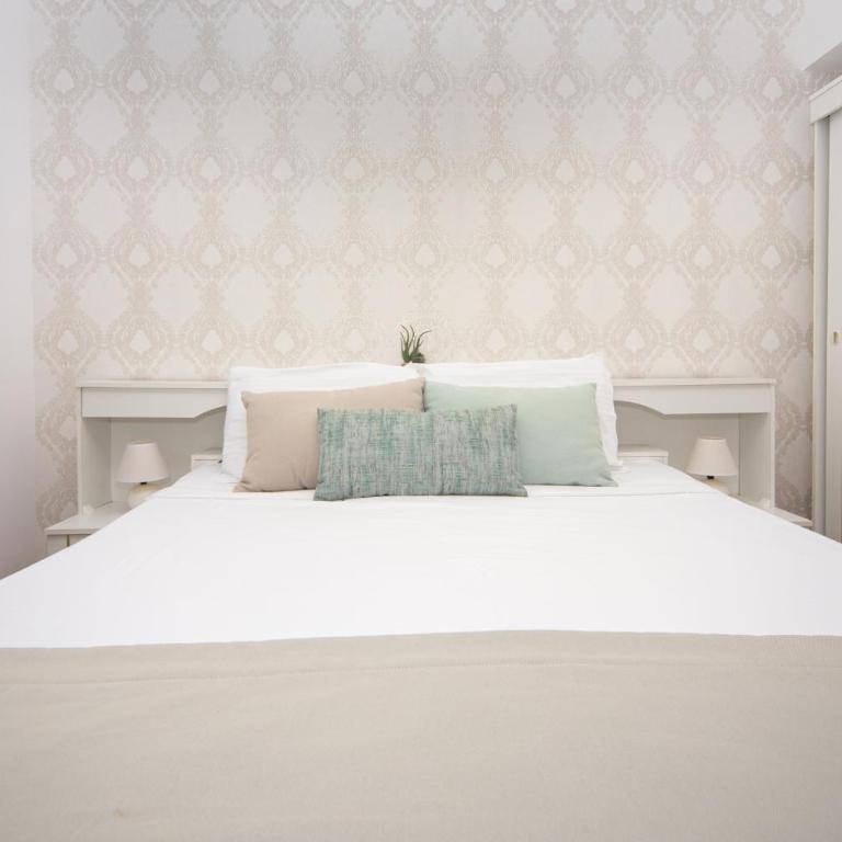 Apartments Adeona - One-Bedroom Apartment with Balcony and Sea View - 3