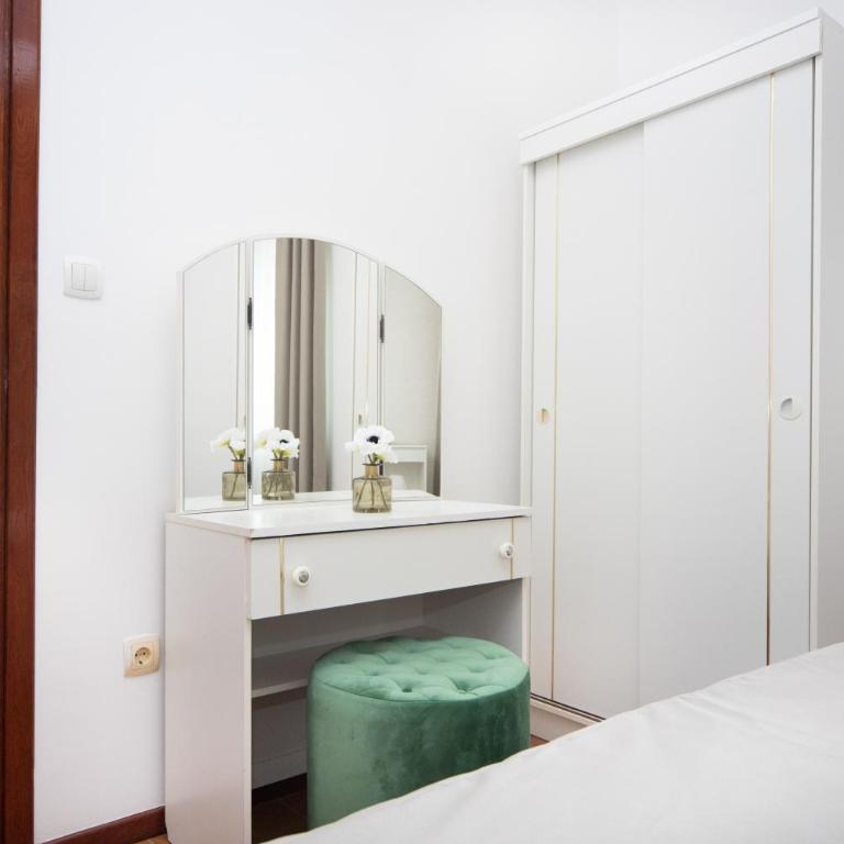 Apartments Adeona - One-Bedroom Apartment with Terrace - 4