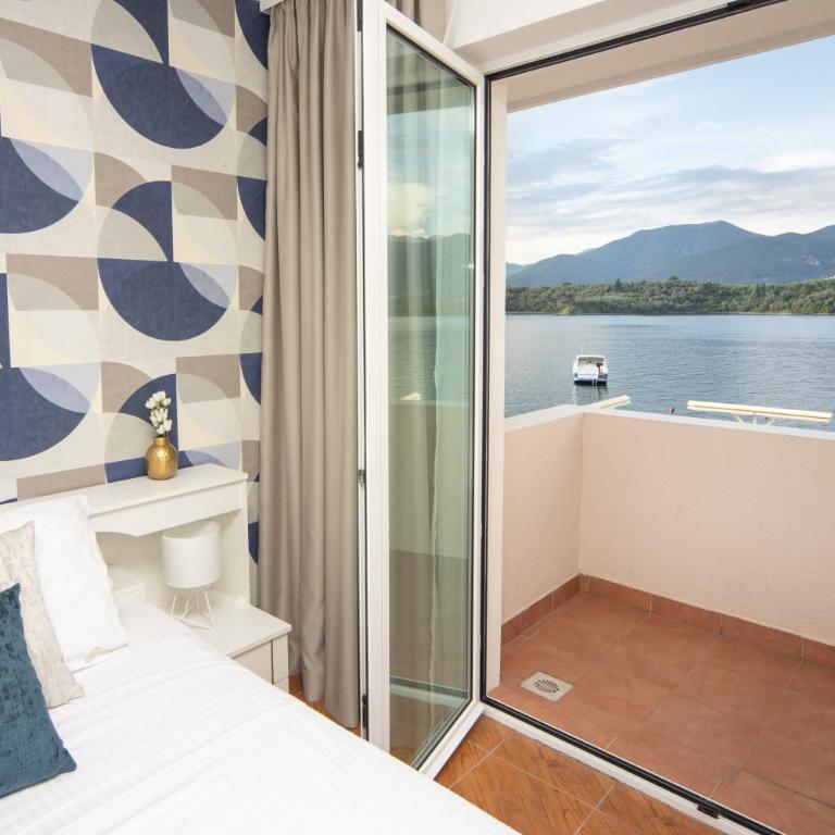 Apartments Adeona - One-Bedroom Apartment with Balcony and Sea View - 7