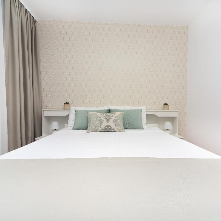 Apartments Adeona - One-Bedroom Apartment with Terrace - 5