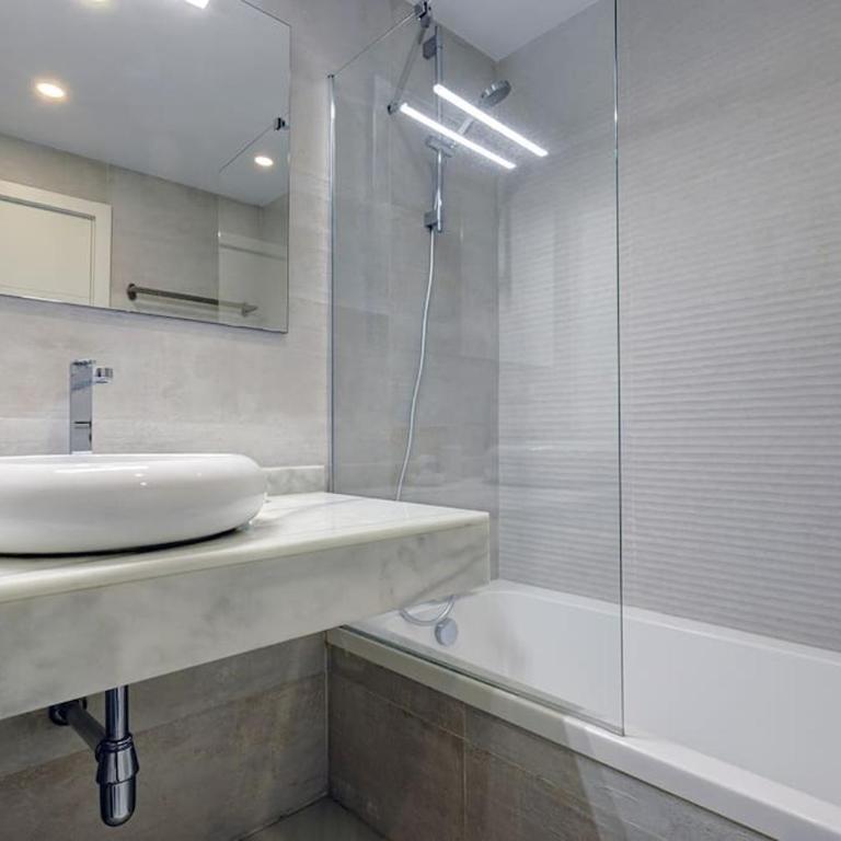 Luxurious Apartment at Estepona Hills with stunning views - Two-Bedroom Apartment - 31