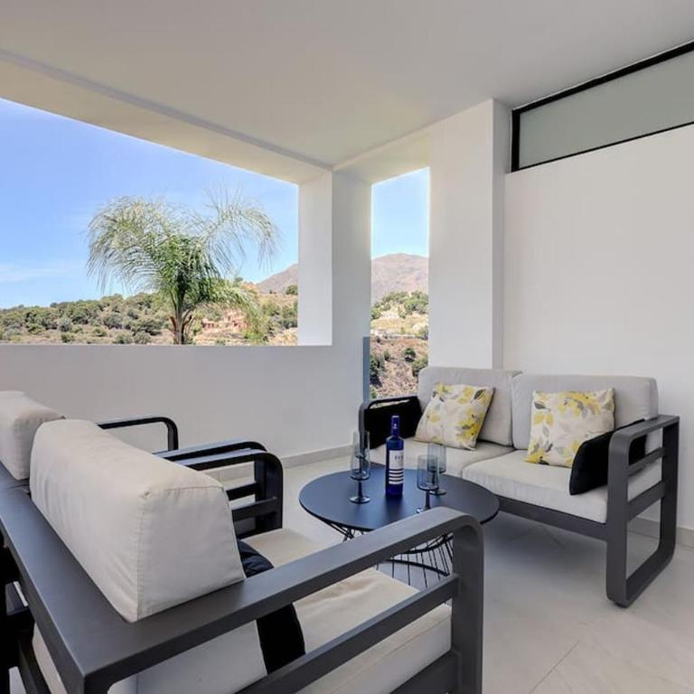 Luxurious Apartment at Estepona Hills with stunning views - Two-Bedroom Apartment - 12