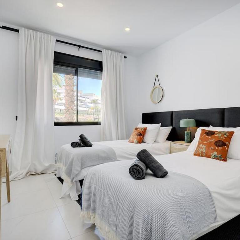 Luxurious Apartment at Estepona Hills with stunning views - Two-Bedroom Apartment - 19