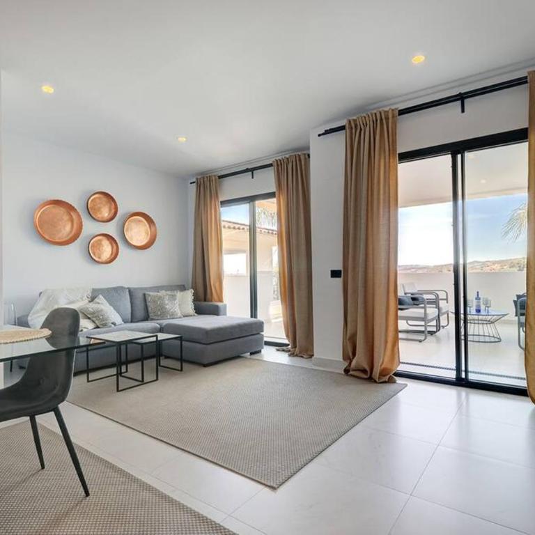 Luxurious Apartment at Estepona Hills with stunning views - Two-Bedroom Apartment - 3