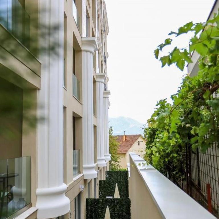 LUKA - One-Bedroom Apartment - 8