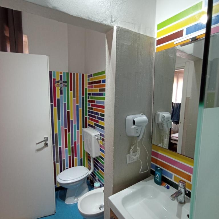 Milano Ostello - Posto Letto in Dormitorio Femminile con 6 Letti - 6