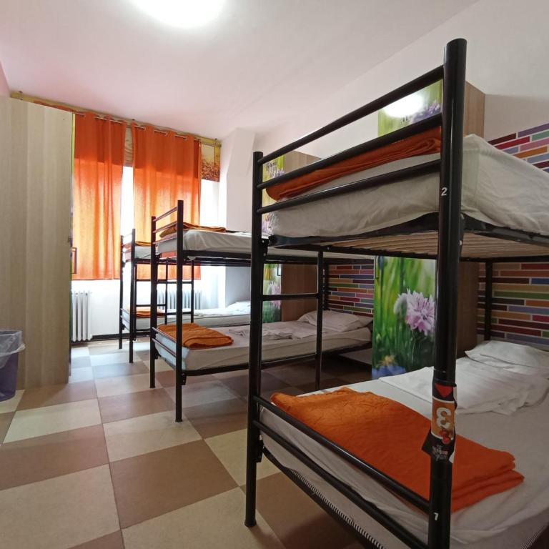 Milano Ostello - Posto Letto in Dormitorio Maschile per 6 Persone - 7