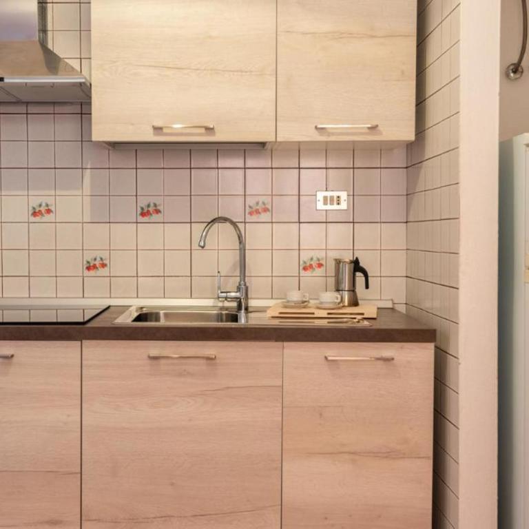 Glorious Residence Le Pavoncelle 1 Bedroom sleeps 4 plus a child bed possible - Apartment - 5