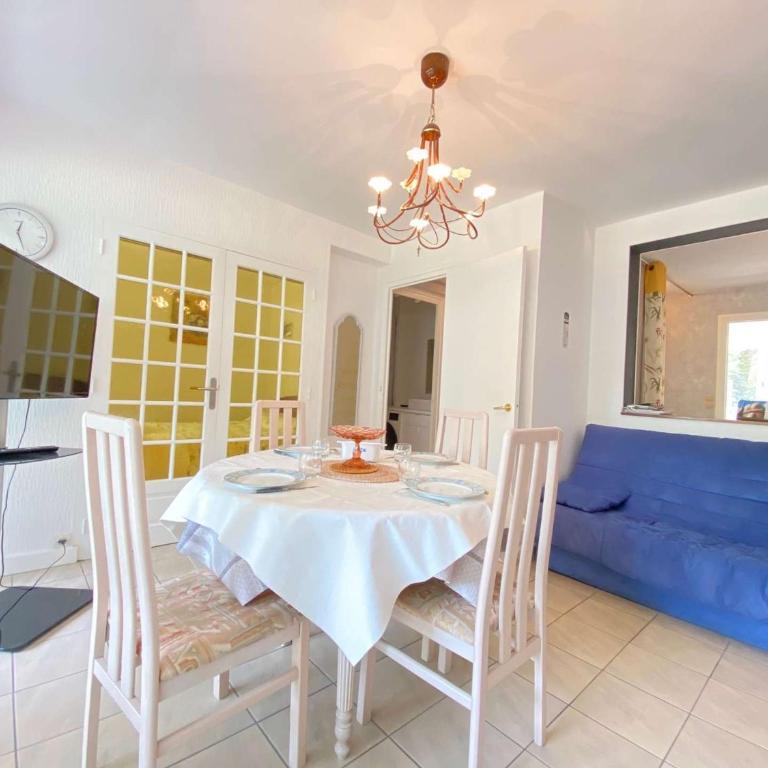 Calme et verdoyant: Appart 2 pièces, terrasse, parking, proche plage et commerces - FR-1-245-74 - Appartement - 2