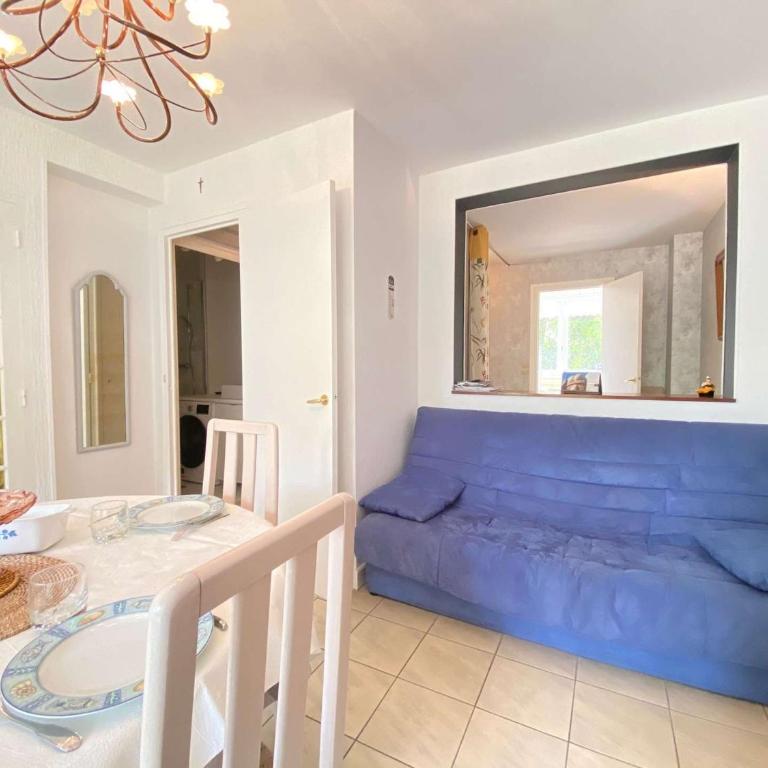 Calme et verdoyant: Appart 2 pièces, terrasse, parking, proche plage et commerces - FR-1-245-74 - Appartement - 3
