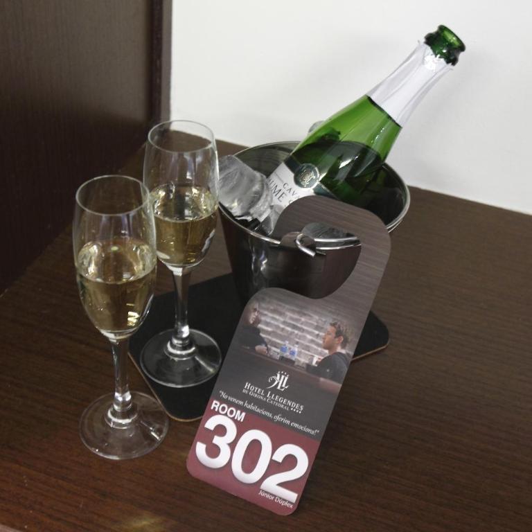 Hotel Museu Llegendes de Girona - Suite Junior Dúplex - 1