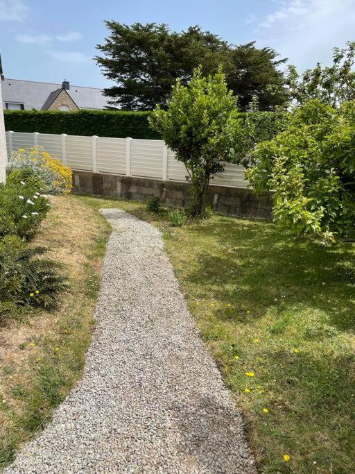 Maison de plein pied, 80m2, 2 ch., jardin clos - Two-Bedroom House - 3