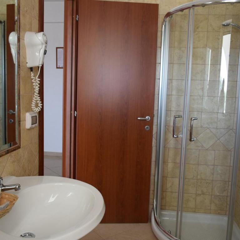 Hotel Maggiore - Camera Tripla Standard - 1