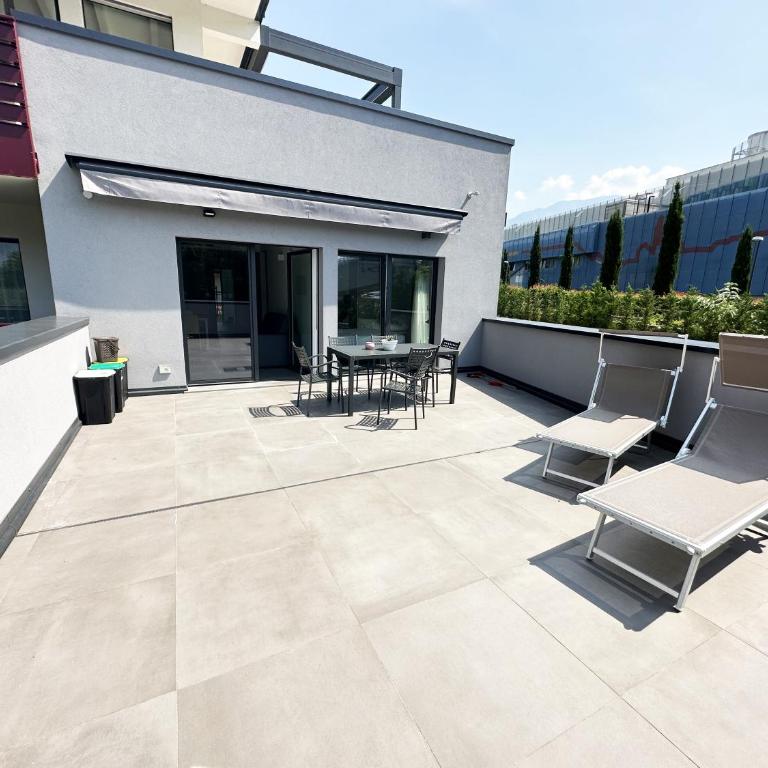 Residence Zangirolami - Luxury Garden and Balcony Apartments - Appartamento con 2 Camere da Letto e Terrazza - 3