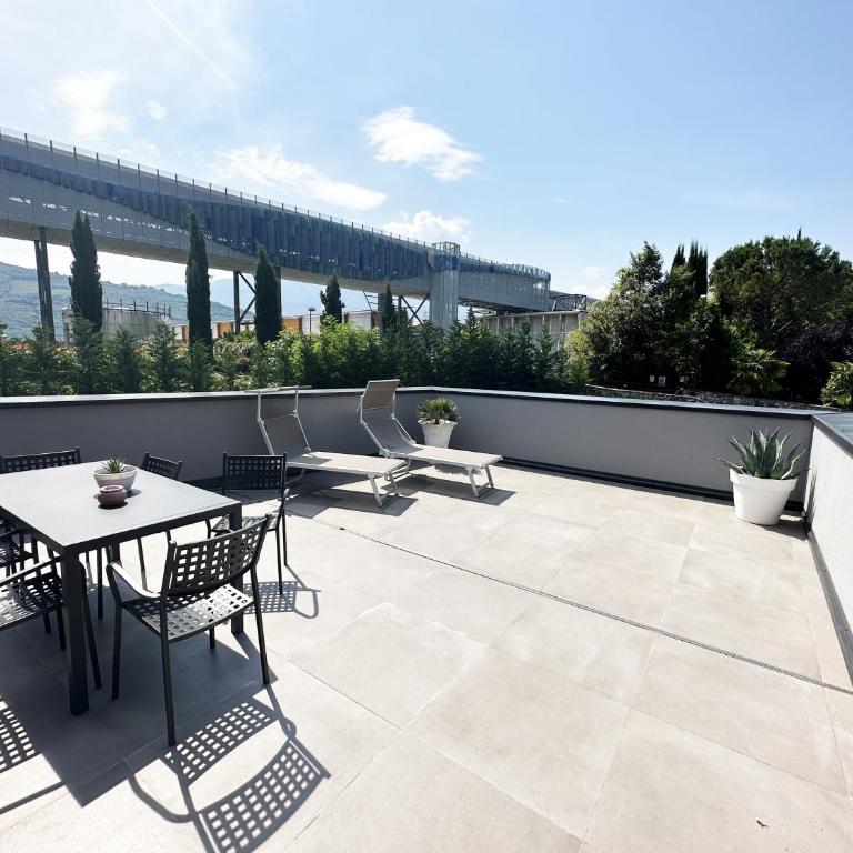 Residence Zangirolami - Luxury Garden and Balcony Apartments - Appartamento con 2 Camere da Letto e Terrazza - 1