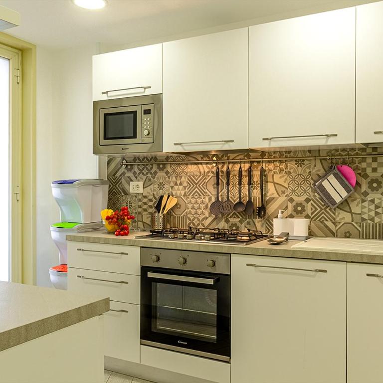 Suite Home Astrid - Appartamento con 2 Camere da Letto - 7