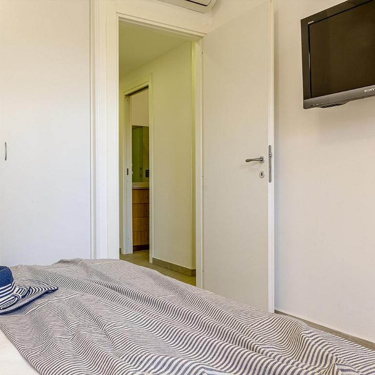 Suite Home Astrid - Appartamento con 2 Camere da Letto - 11