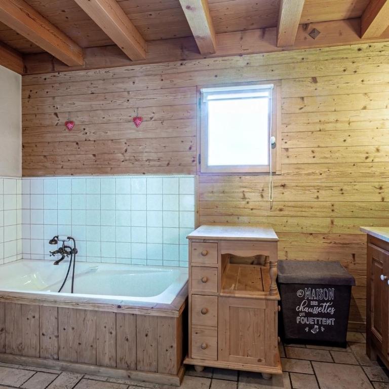 Chalet 4 Étoiles 13 Pers. à La Clusaz - Grande Terrasse, Garage, WIFI, Arrêt Skibus à Proximité - FR-1-437-81 - Chalé (13 adultos) - 12