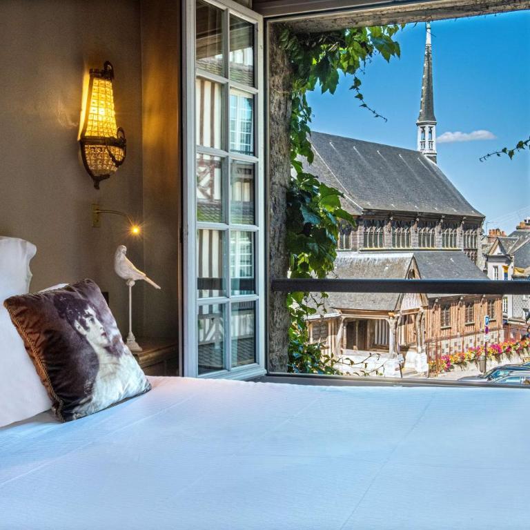 Les Maisons de Léa & Spa - Radisson Individuals - Suite - Vue sur Église - 1