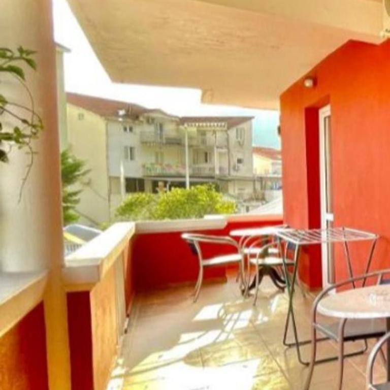 Vila L Budva - Trokrevetna Soba sa Balkonom - 3