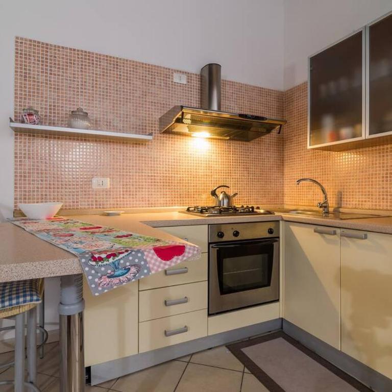 Via Napoli 68 - Appartamento - 62