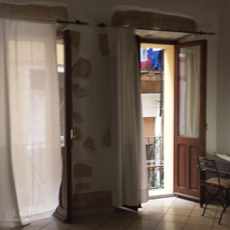 Via Napoli 68 - Appartamento - 46