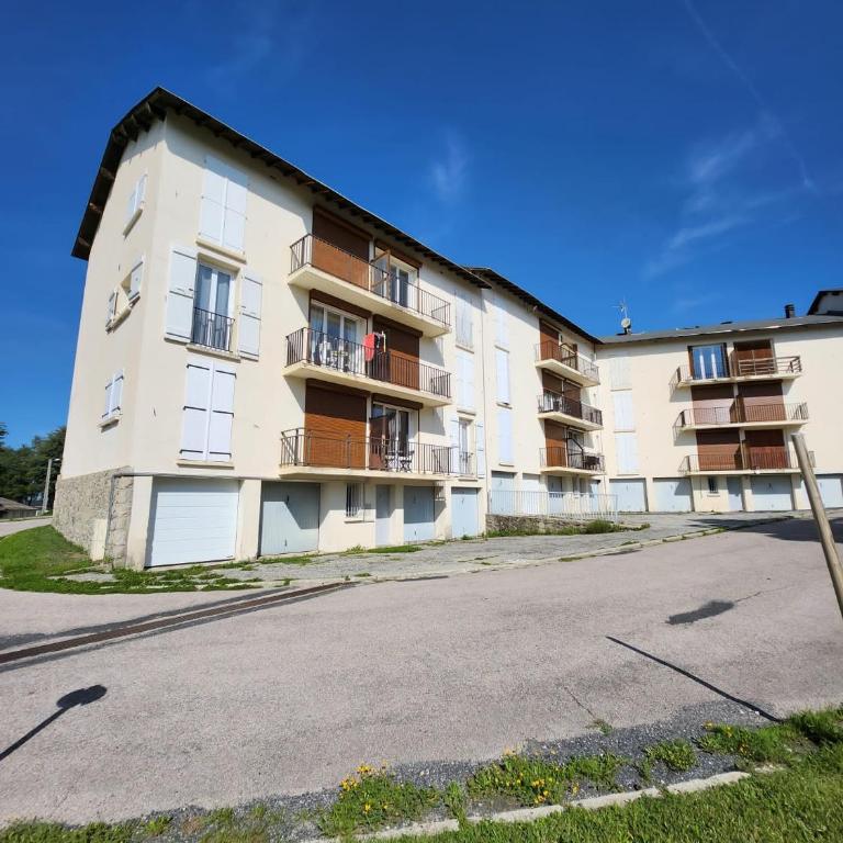 Appartement T2 entièrement rénové dans résidence calme - Appartement 1 Chambre - 8
