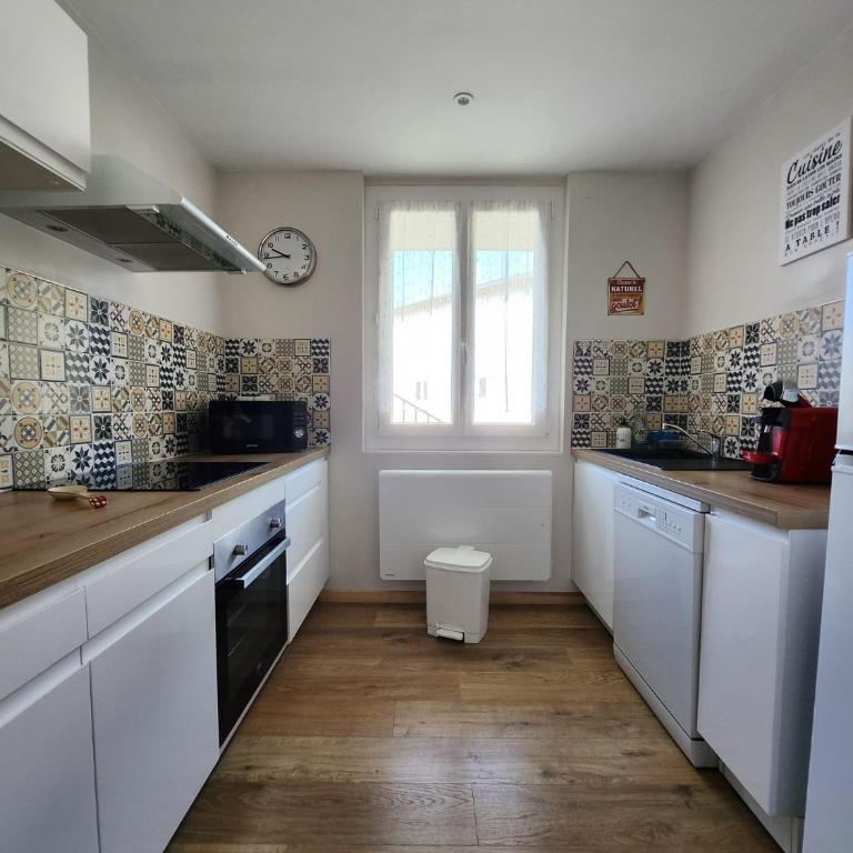 Appartement T2 entièrement rénové dans résidence calme - Appartement 1 Chambre - 14