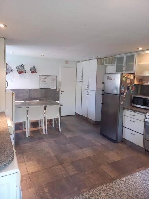 Casa amplia - Pileta y parque - Casa de 6 dormitorios - 14