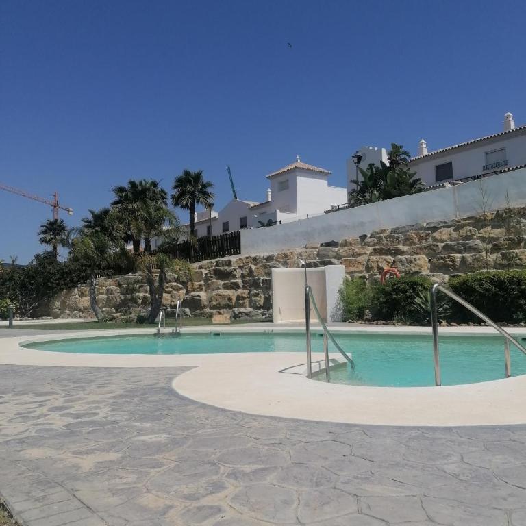 Agradable casa adosada con piscina - Two-Bedroom House - 15