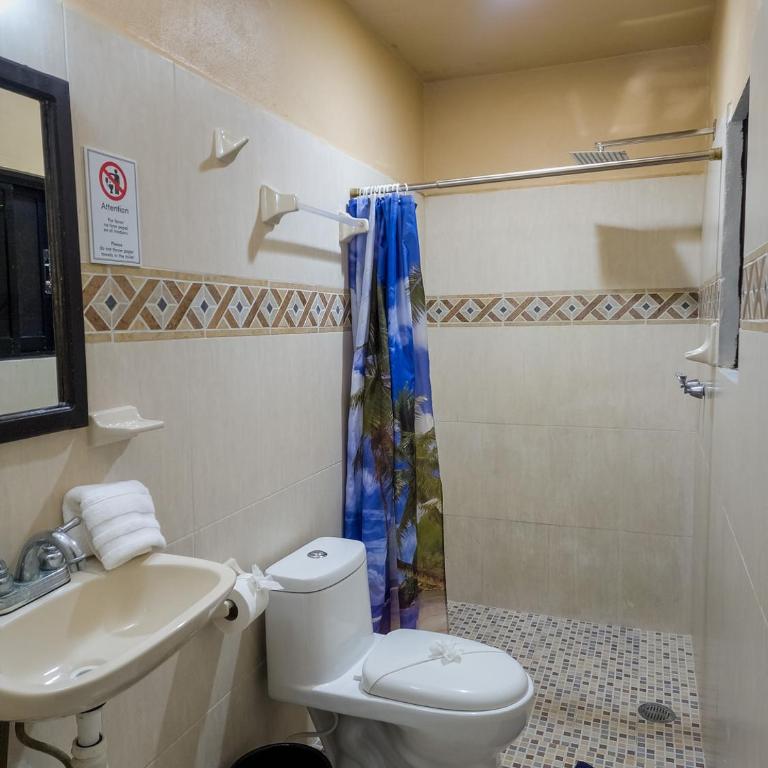 Fitz-Mar - Double Room with Private Bathroom - 9