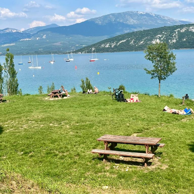 Appartement Harmonie T2-Climatisation, grand Jardin & Parking privé au calme - Apartamento de 1 dormitorio - 40