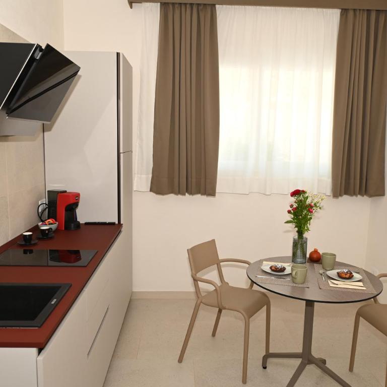 Lebum Apartments & Suites - Standard Apartment - 12