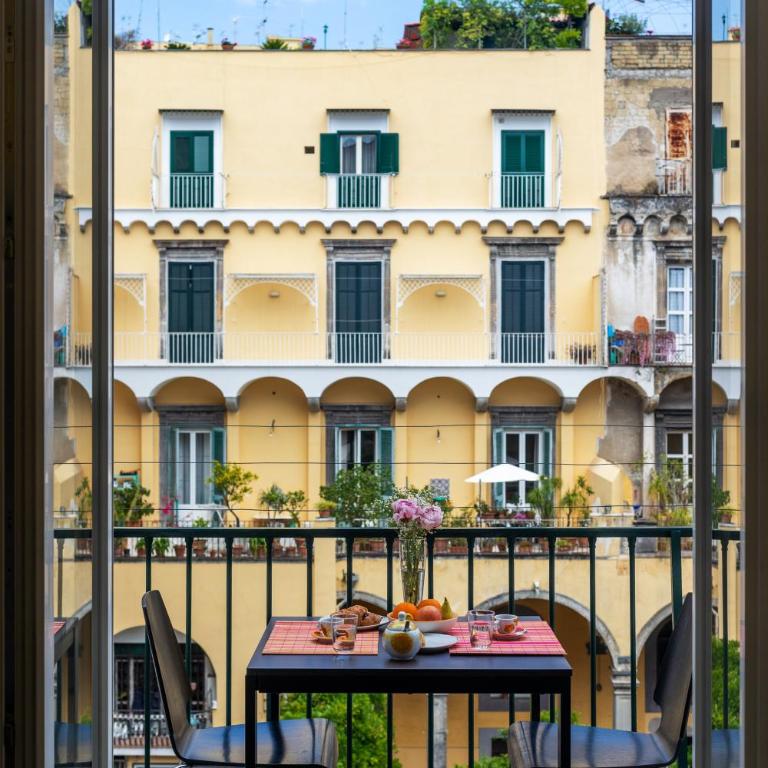 CloisterVista apartment - Apartment with Balcony - 12