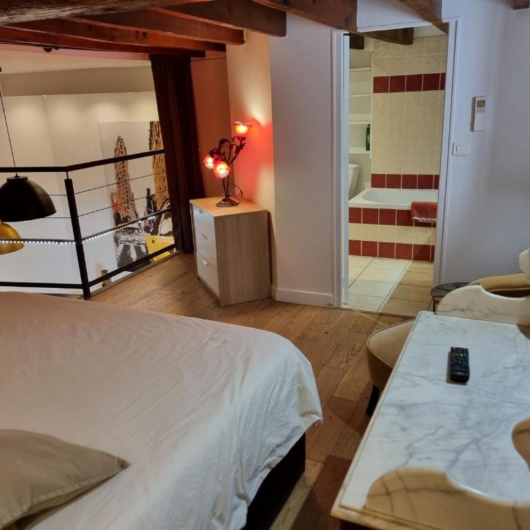 Duplex Chic Climatisé avec terrasse proche Comédie - Apartment - auf 2 Etagen - 13