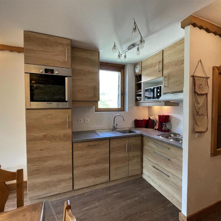 Appartement rénové 3 pièces pour 6 pers, balcon, 2 sdb, proche ascenseur, skis, qualité 4 flocons - FR-1-452-203 - Apartment (6 Erwachsene) - 9
