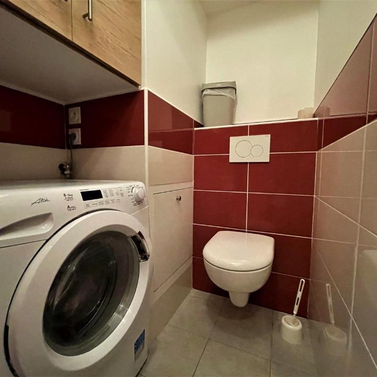 Appartement rénové 3 pièces pour 6 pers, balcon, 2 sdb, proche ascenseur, skis, qualité 4 flocons - FR-1-452-203 - Apartment (6 Erwachsene) - 13