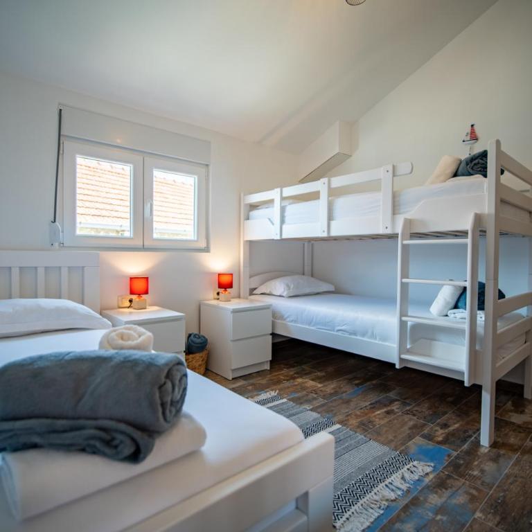 Family House Bjelila - Two-Bedroom House - 33