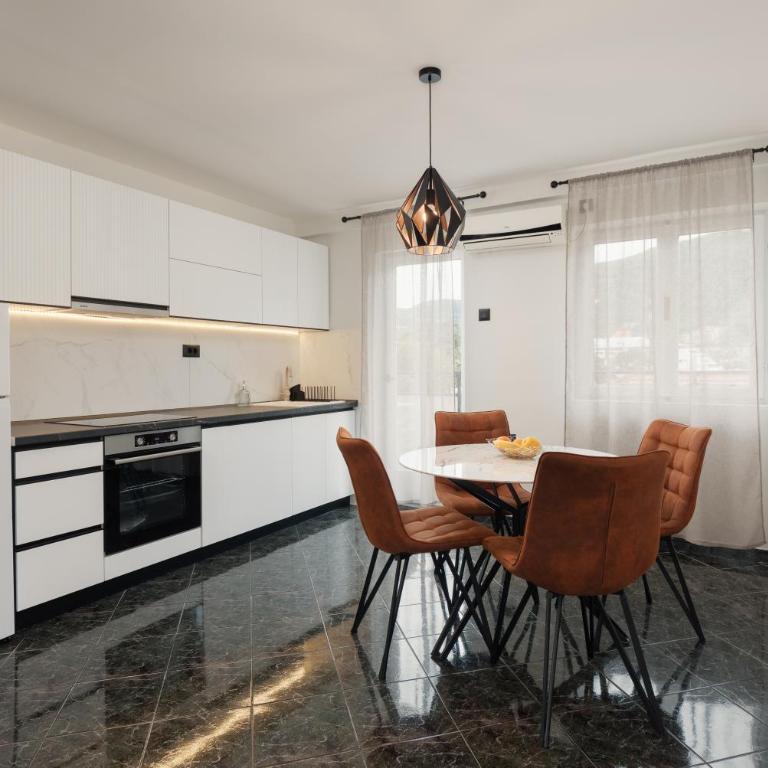Sea Breeze - Two-Bedroom Apartment - 3
