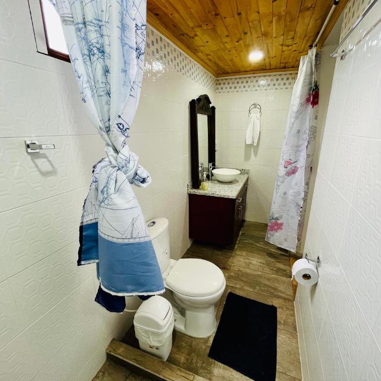 Hostal Agroturistico Guadalupe - Triple Room with Private Bathroom - 9